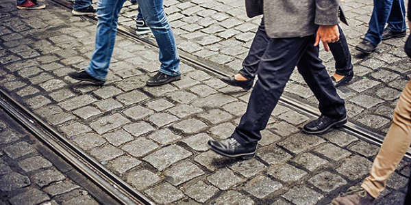 8 benefici di camminare